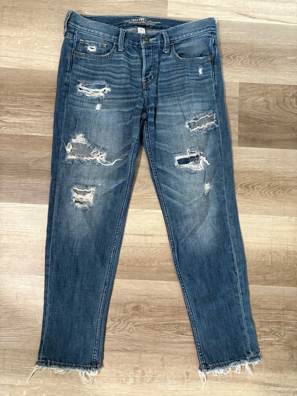 Abercrombie & Fitch 1892 distressed Blue Denim Jeans - Classic Ripped Style